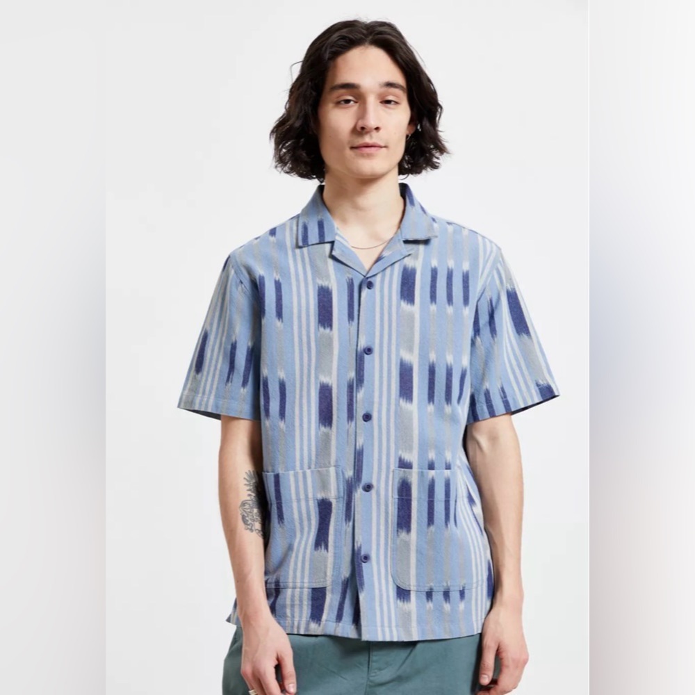 Urbana Outfitters Without Walls Arlo Ikat Stripe Blue Button Front Shirt Medium